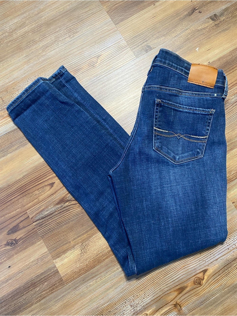4/$16 Lucky Brand Skinny Jeans